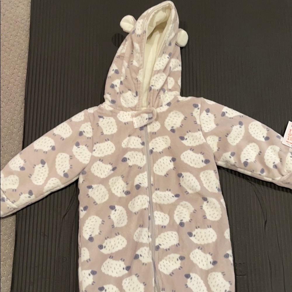 NEVER WORN OUTDOOR SUIT